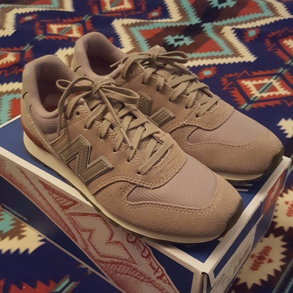 Women's Classic 696 New Balance
